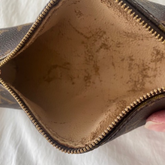 Vintage, LV Louis Vuitton Monogram Tootsie Roll Clutch - PRICED TO SELL QUICKLY - Picture 10 of 10